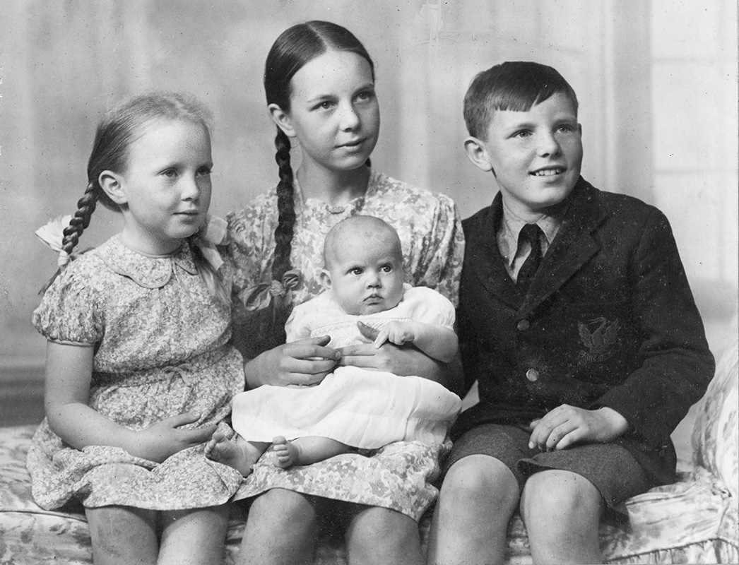 William Wynne Willson with his 3 sisters: Janet, Mary Ann holding Sarah, William Wynne Willson, 1942