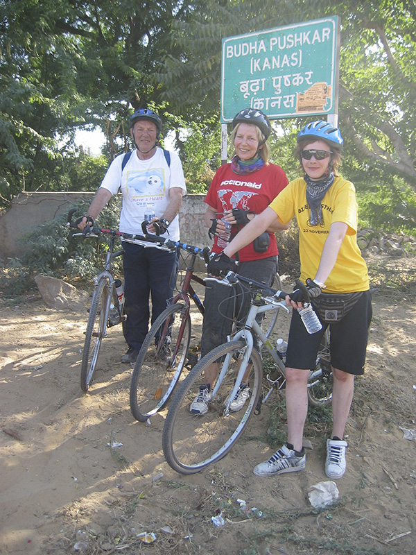 Charity bike ride in Rajasthan, William Wynne Willson with his daughter Ruth and granddaughter Joey, 2005