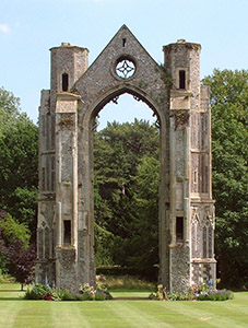 Walsingham Abbey (photo David P. Orman/Rabanus Flavus, reproduced under Creative Commons Attribution 2.5 Generic (CC BY 2.5) licence